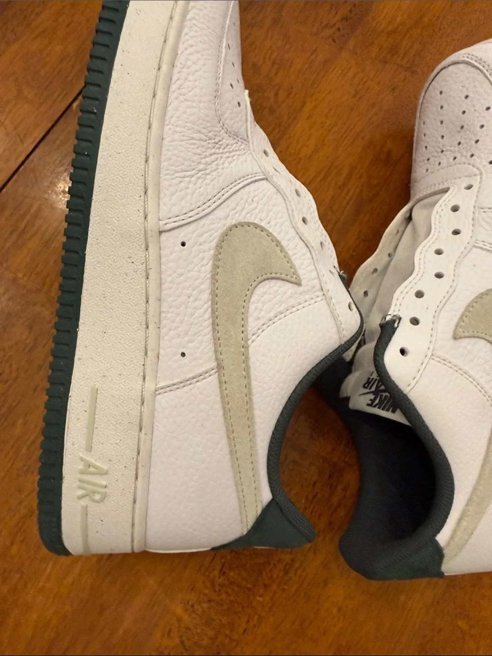 Nike Air Force 1 Low '07 LV8 Vintage Green Men's Size 9.5 Sneakers HF1939-100